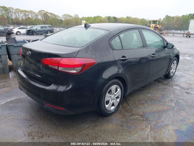 Photo 3 VIN: 3KPFL4A74HE092883 - KIA FORTE 