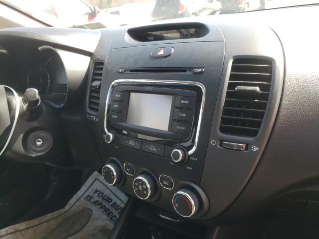 Photo 8 VIN: 3KPFL4A74HE109245 - KIA FORTE LX 