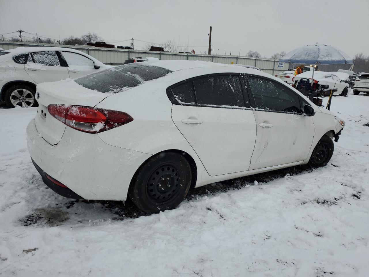 Photo 2 VIN: 3KPFL4A74JE175039 - KIA FORTE 