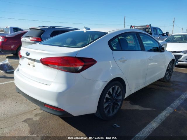 Photo 3 VIN: 3KPFL4A74JE175042 - KIA FORTE 