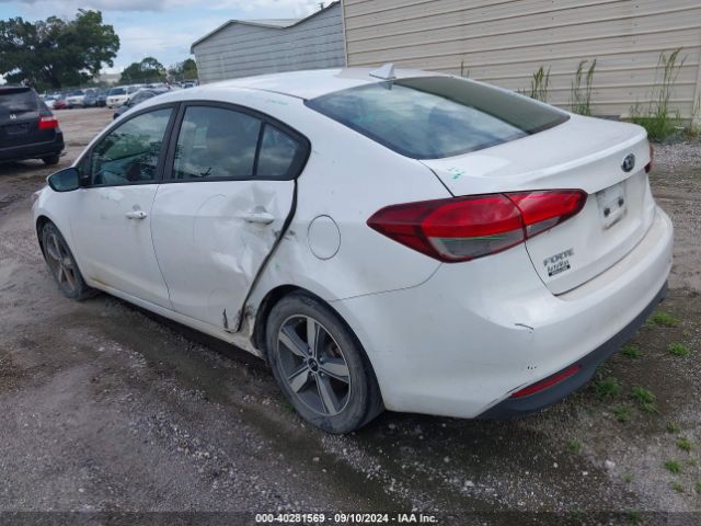 Photo 2 VIN: 3KPFL4A75JE169119 - KIA FORTE 