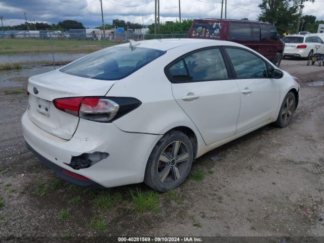 Photo 3 VIN: 3KPFL4A75JE169119 - KIA FORTE 