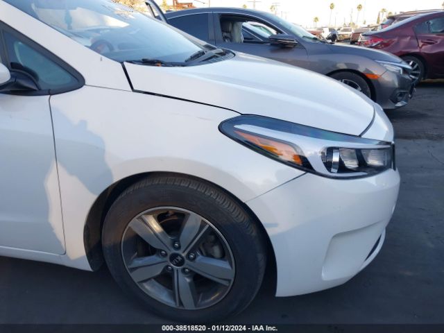 Photo 5 VIN: 3KPFL4A75JE182291 - KIA FORTE 