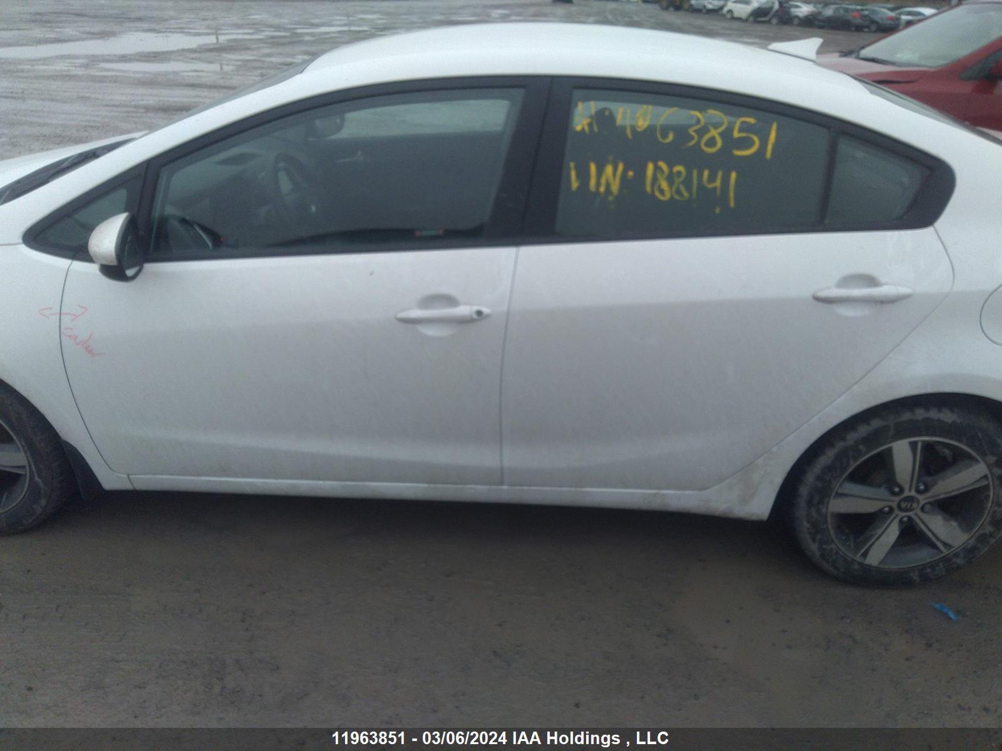 Photo 13 VIN: 3KPFL4A75JE188141 - KIA FORTE 