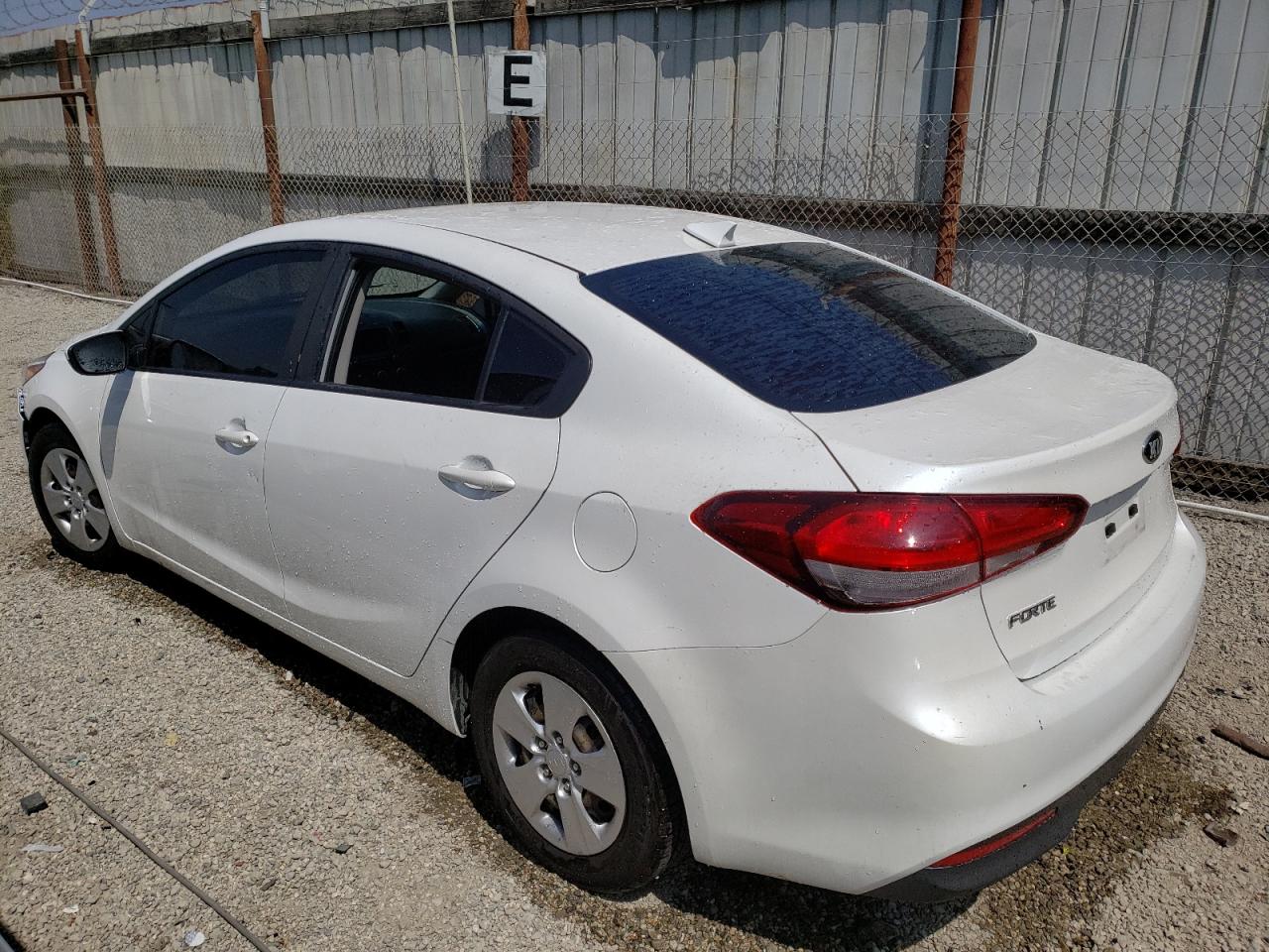 Photo 1 VIN: 3KPFL4A75JE212387 - KIA FORTE 