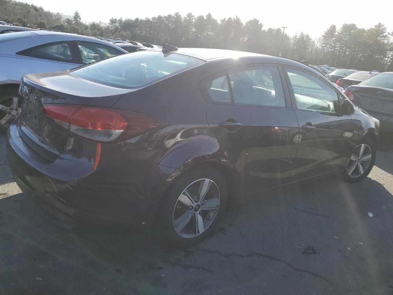 Photo 2 VIN: 3KPFL4A75JE215449 - KIA FORTE 