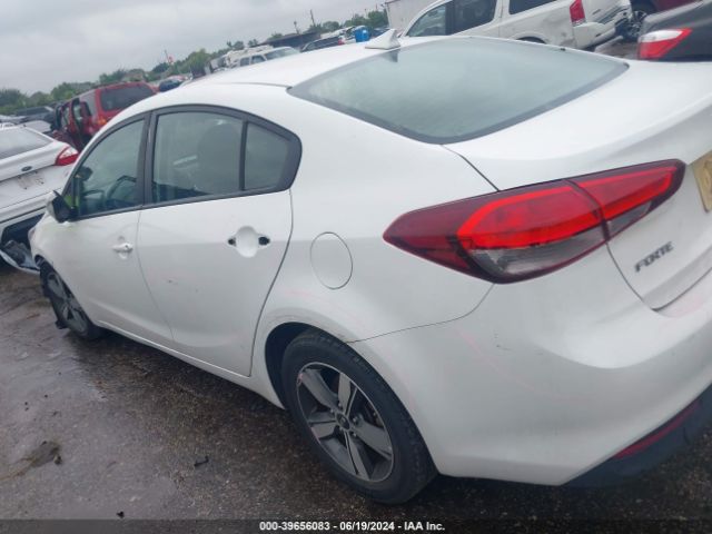 Photo 2 VIN: 3KPFL4A75JE242358 - KIA FORTE 