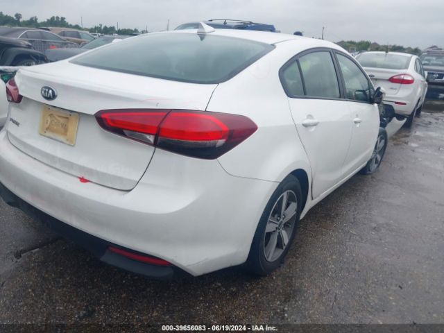 Photo 3 VIN: 3KPFL4A75JE242358 - KIA FORTE 