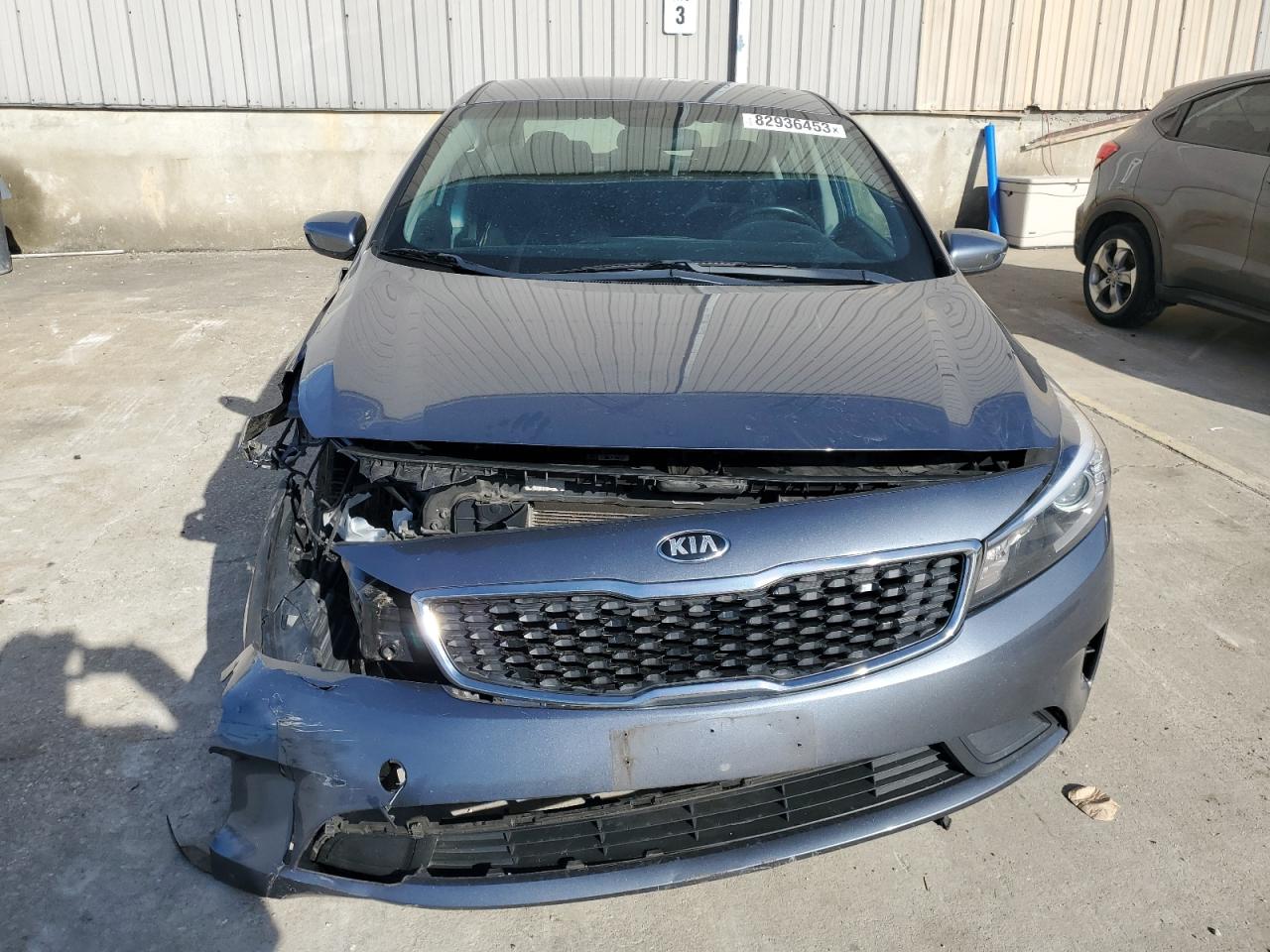 Photo 4 VIN: 3KPFL4A75JE242604 - KIA FORTE 