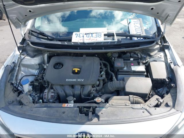 Photo 9 VIN: 3KPFL4A75JE246765 - KIA FORTE 