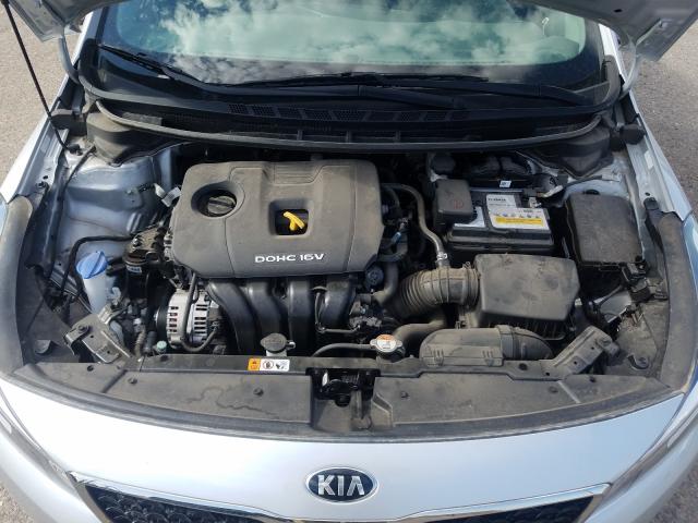 Photo 6 VIN: 3KPFL4A75JE248869 - KIA FORTE LX 