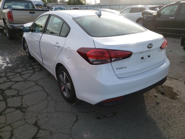 Photo 2 VIN: 3KPFL4A75JE256079 - KIA FORTE LX 