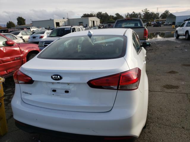 Photo 3 VIN: 3KPFL4A75JE256079 - KIA FORTE LX 