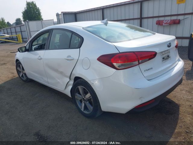 Photo 2 VIN: 3KPFL4A75JE257345 - KIA FORTE 