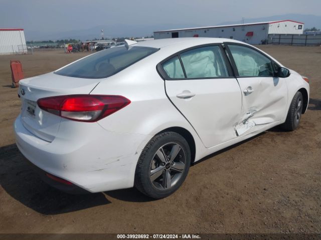 Photo 3 VIN: 3KPFL4A75JE257345 - KIA FORTE 