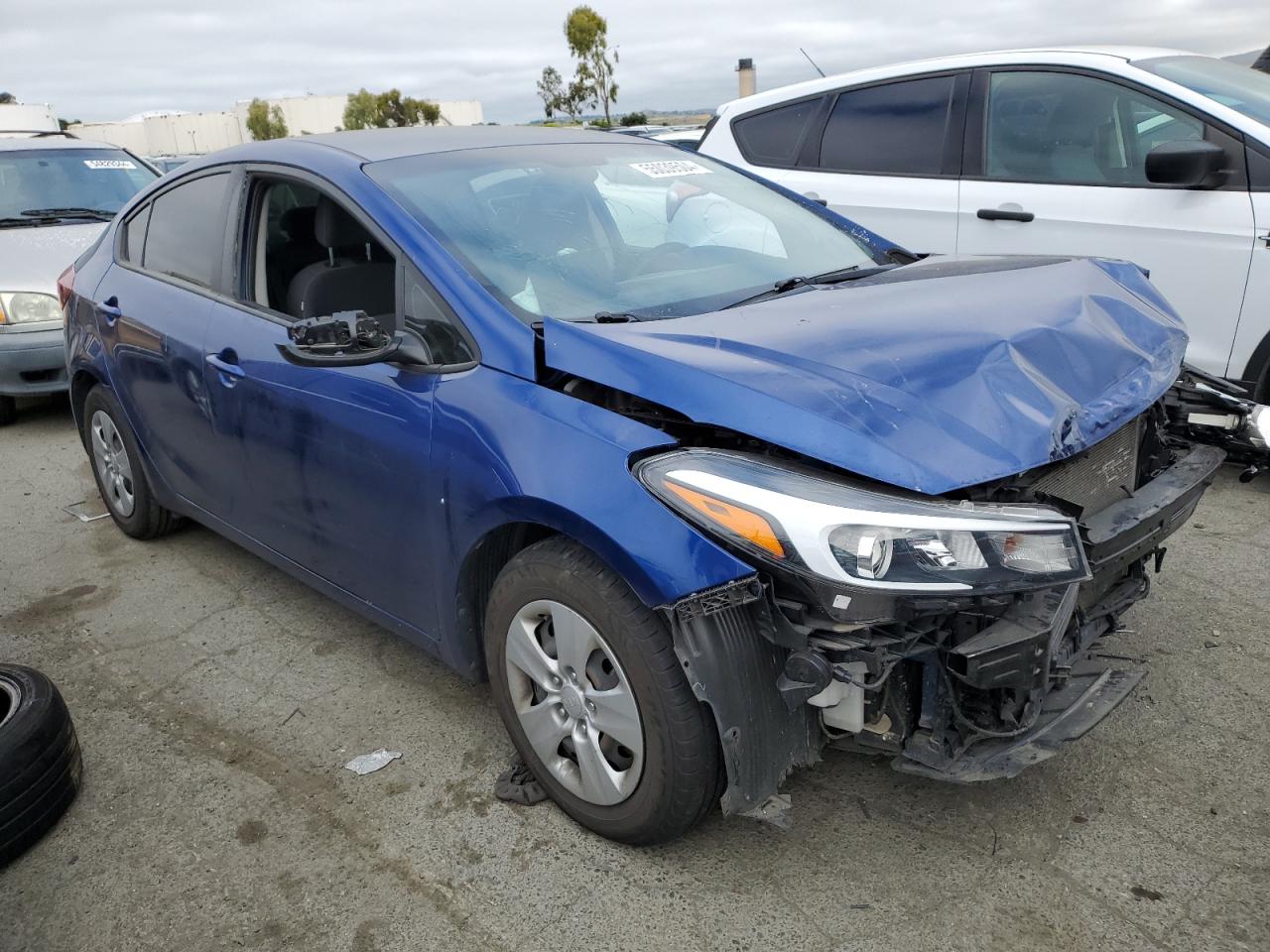 Photo 3 VIN: 3KPFL4A75JE263050 - KIA FORTE 