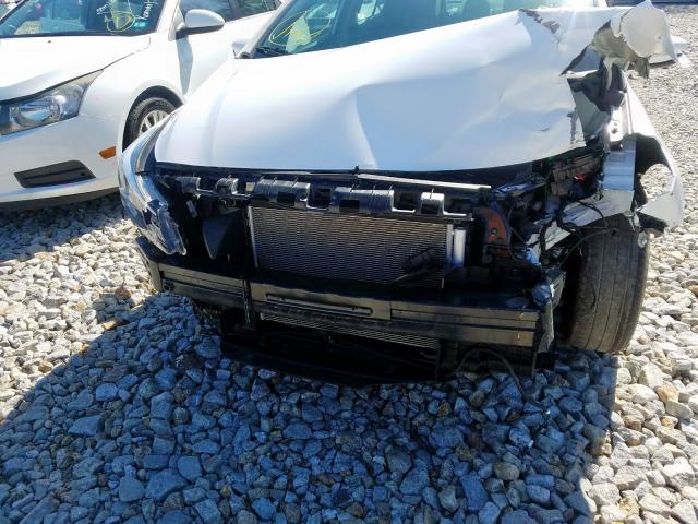 Photo 8 VIN: 3KPFL4A75JE263887 - KIA FORTE 