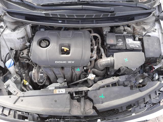 Photo 6 VIN: 3KPFL4A76HE010779 - KIA FORTE LX 