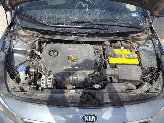 Photo 6 VIN: 3KPFL4A76HE096319 - KIA FORTE LX 