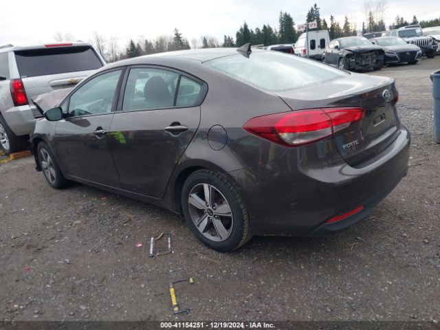 Photo 2 VIN: 3KPFL4A76JE169050 - KIA FORTE 