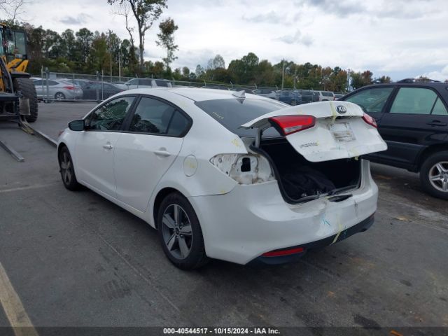 Photo 2 VIN: 3KPFL4A76JE242479 - KIA FORTE 