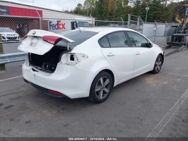 Photo 3 VIN: 3KPFL4A76JE242479 - KIA FORTE 