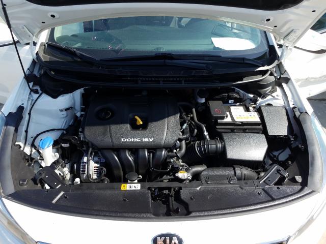 Photo 6 VIN: 3KPFL4A76JE250825 - KIA FORTE LX 