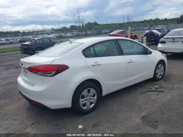 Photo 3 VIN: 3KPFL4A76JE260691 - KIA FORTE 