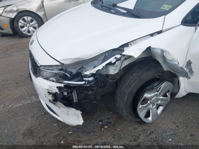 Photo 5 VIN: 3KPFL4A76JE260691 - KIA FORTE 