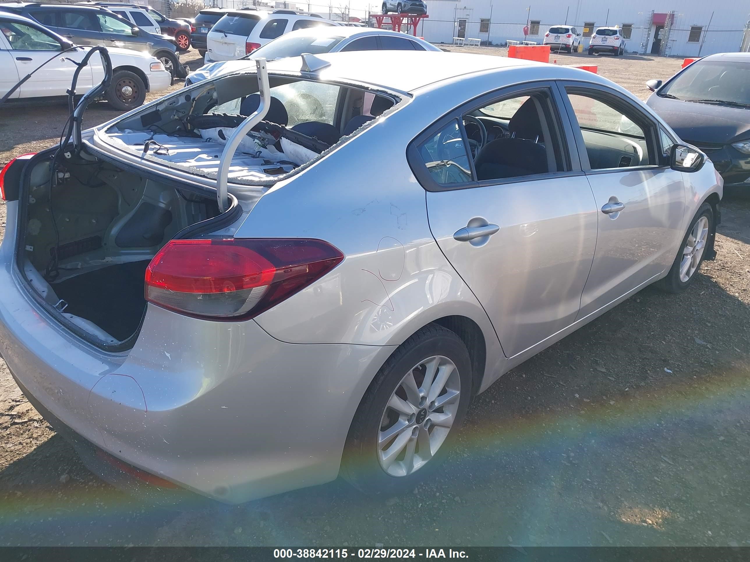 Photo 3 VIN: 3KPFL4A77HE016963 - KIA FORTE 