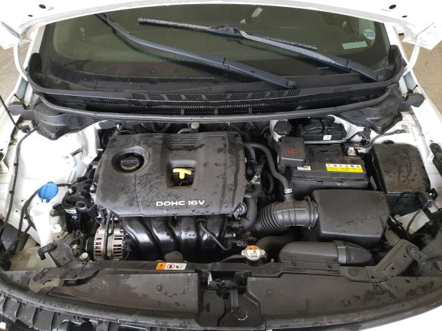 Photo 6 VIN: 3KPFL4A77HE046996 - KIA FORTE LX 