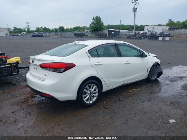 Photo 3 VIN: 3KPFL4A77HE131434 - KIA FORTE 