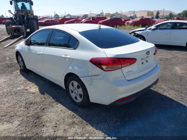 Photo 2 VIN: 3KPFL4A77HE158150 - KIA FORTE 