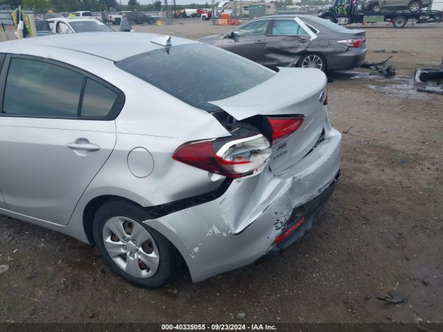 Photo 5 VIN: 3KPFL4A77JE185757 - KIA FORTE 