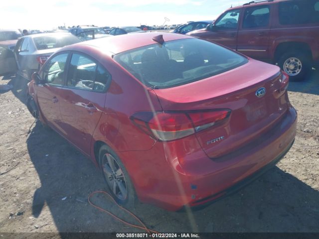 Photo 2 VIN: 3KPFL4A77JE207479 - KIA FORTE 