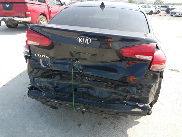 Photo 8 VIN: 3KPFL4A77JE207837 - KIA FORTE LX 