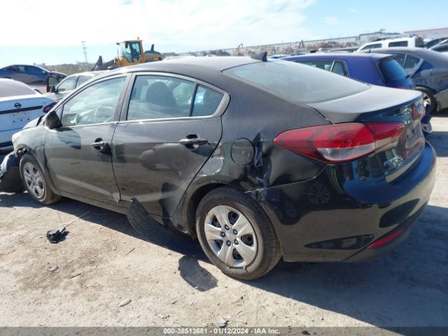 Photo 2 VIN: 3KPFL4A77JE224038 - KIA FORTE 