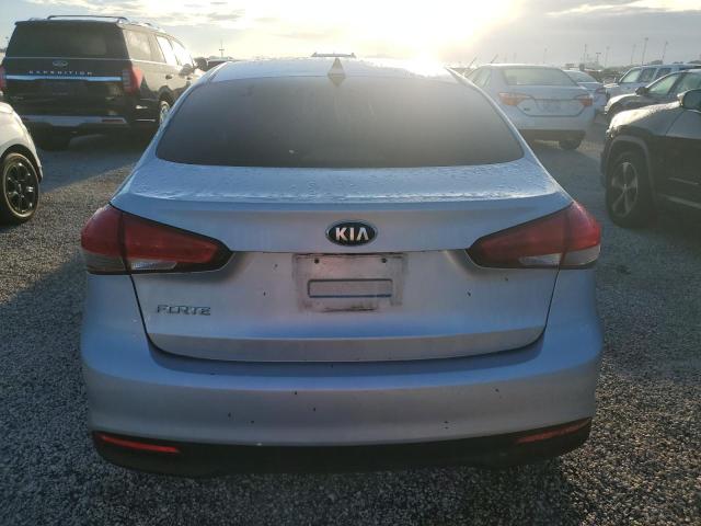 Photo 5 VIN: 3KPFL4A77JE244886 - KIA FORTE LX 