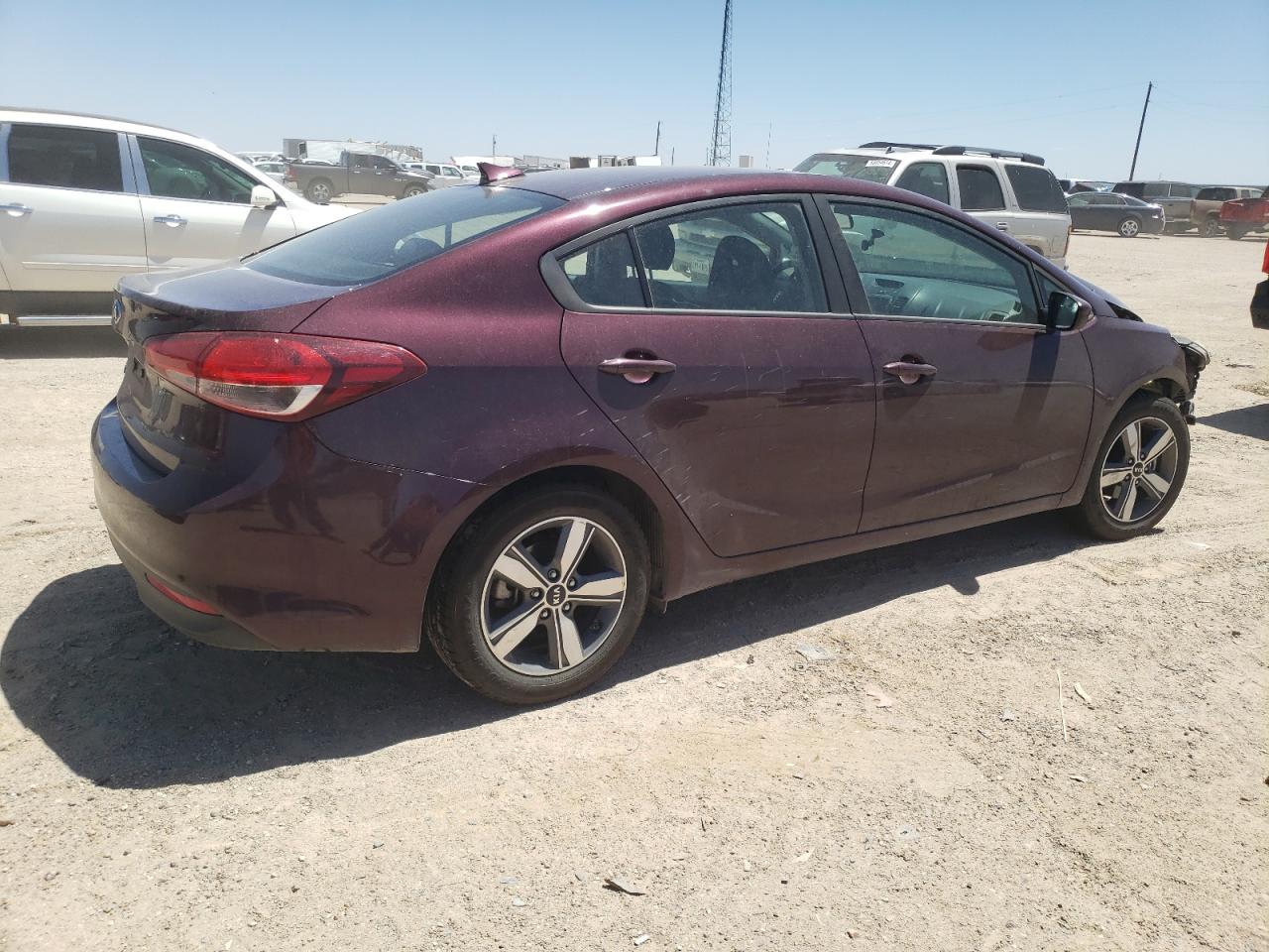 Photo 2 VIN: 3KPFL4A77JE248310 - KIA FORTE 