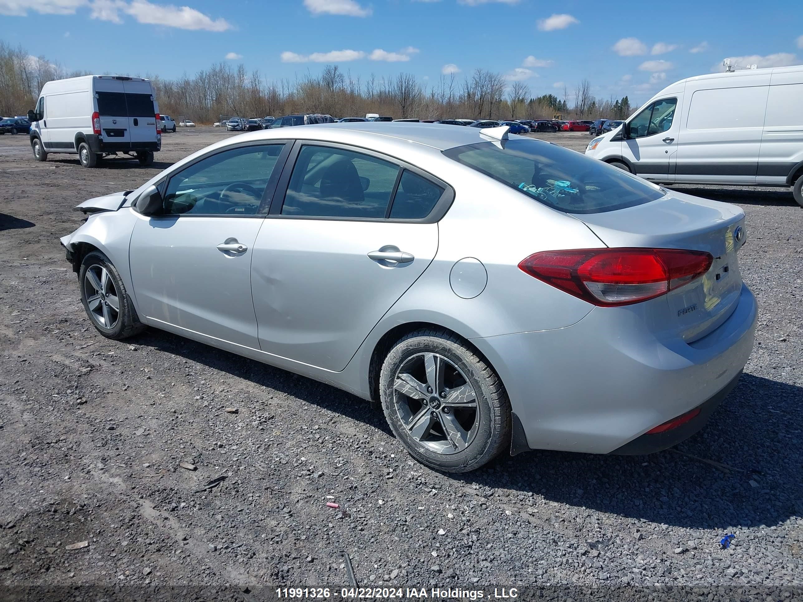 Photo 2 VIN: 3KPFL4A77JE251918 - KIA FORTE 