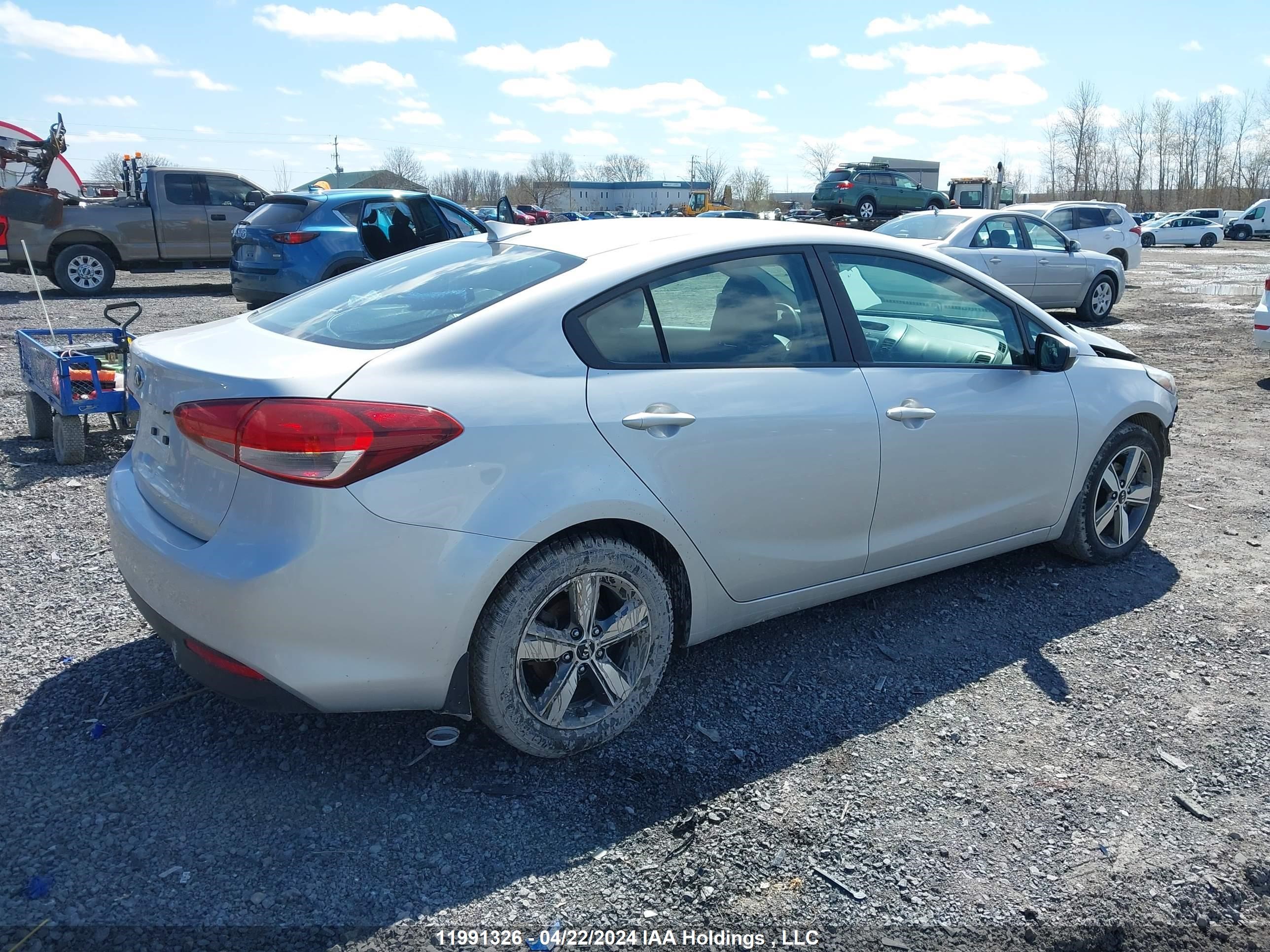 Photo 3 VIN: 3KPFL4A77JE251918 - KIA FORTE 