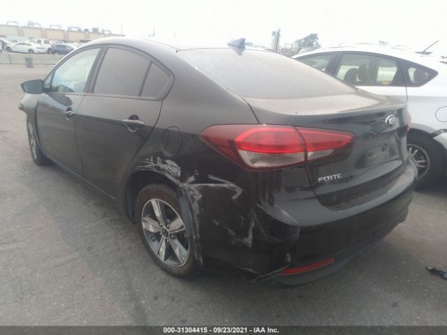 Photo 2 VIN: 3KPFL4A77JE258609 - KIA FORTE 