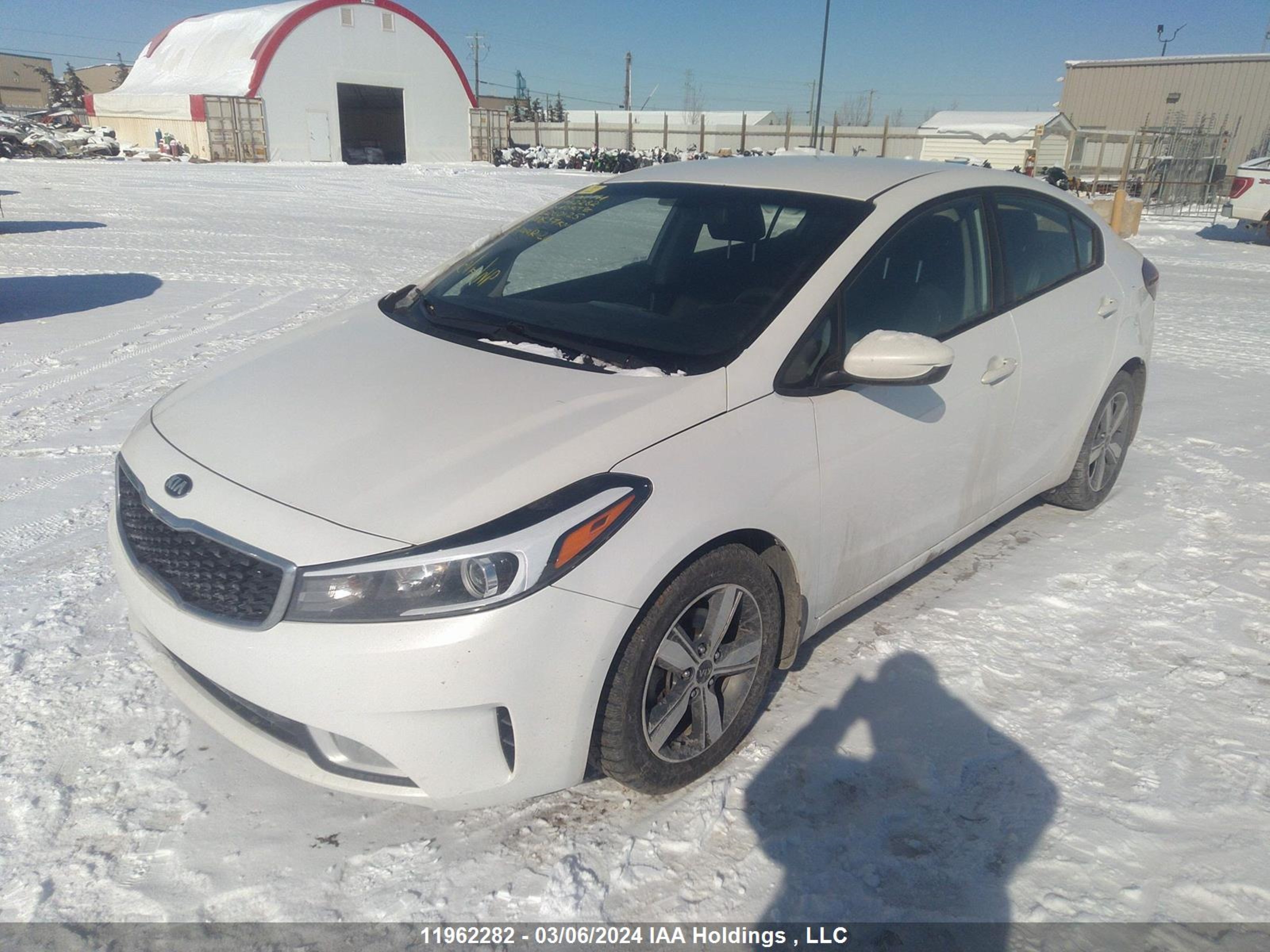 Photo 1 VIN: 3KPFL4A77JE280125 - KIA FORTE 