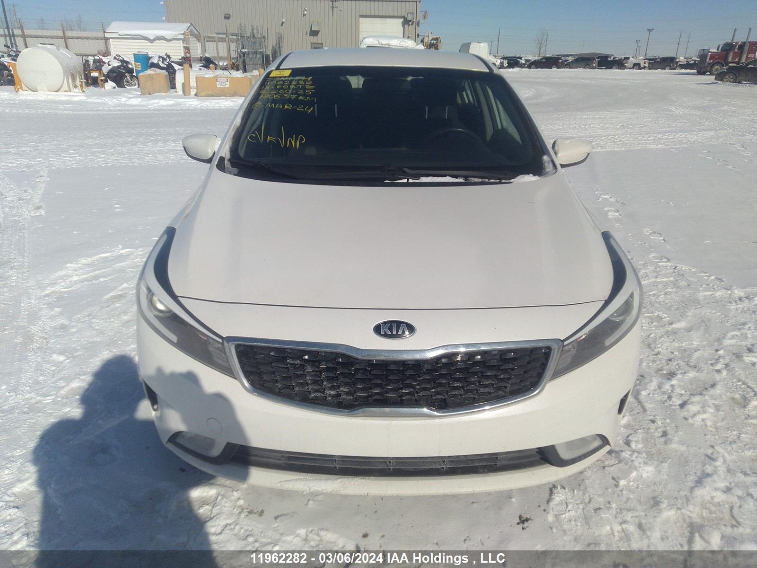 Photo 11 VIN: 3KPFL4A77JE280125 - KIA FORTE 