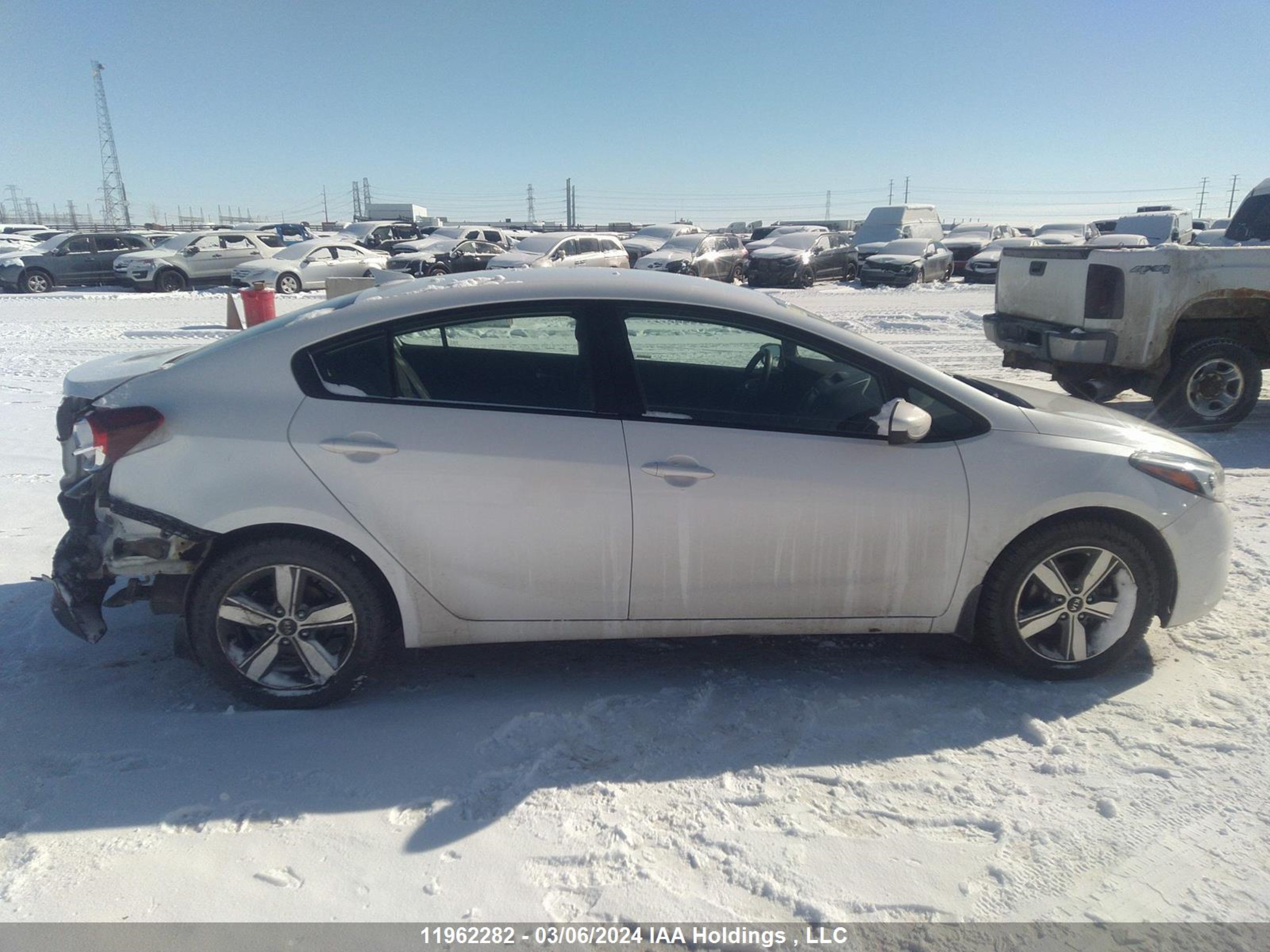 Photo 12 VIN: 3KPFL4A77JE280125 - KIA FORTE 