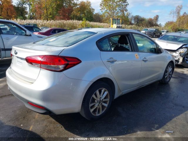 Photo 3 VIN: 3KPFL4A78HE009617 - KIA FORTE 