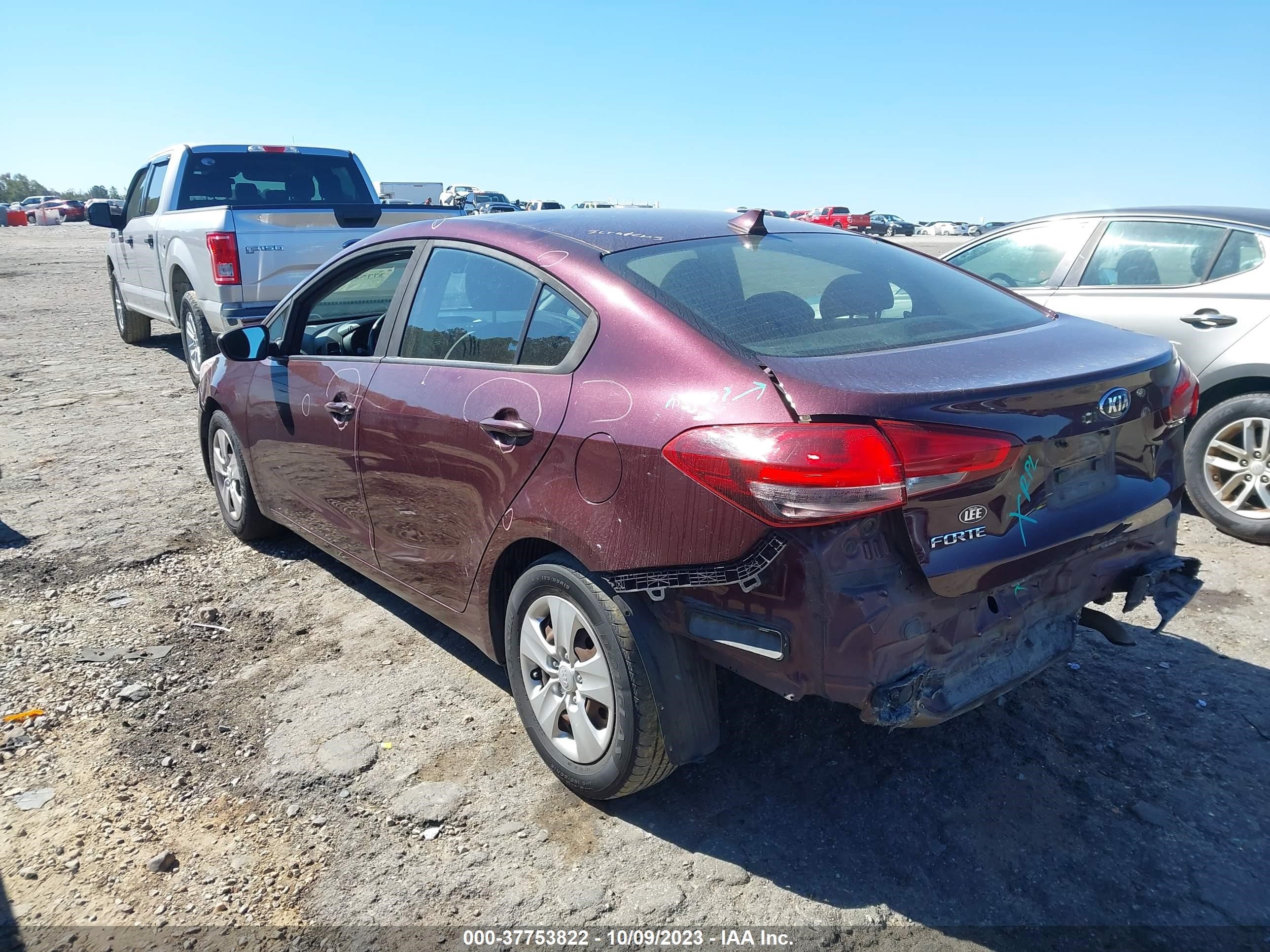 Photo 2 VIN: 3KPFL4A78HE142779 - KIA FORTE 