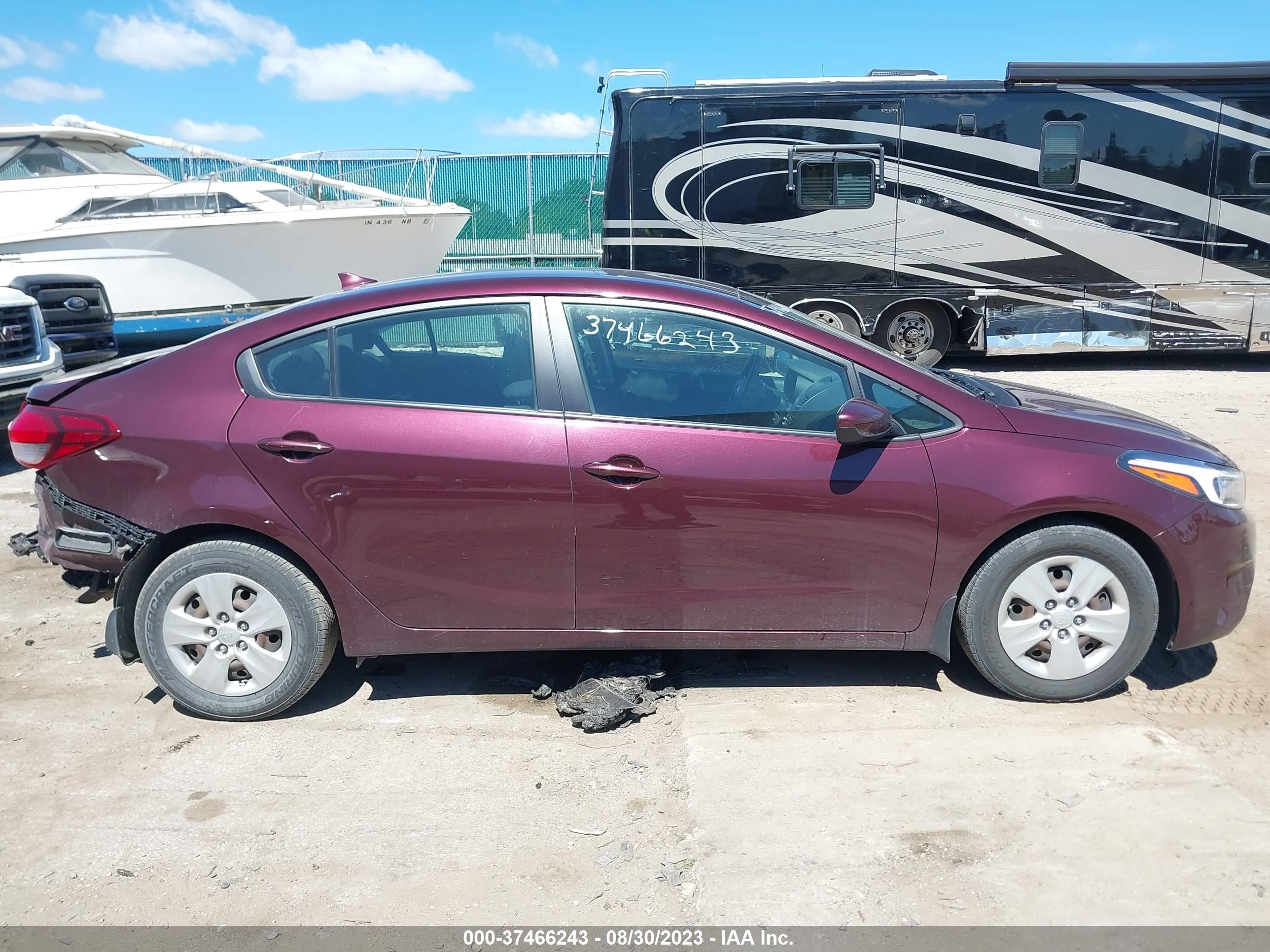 Photo 12 VIN: 3KPFL4A78HE147710 - KIA FORTE 