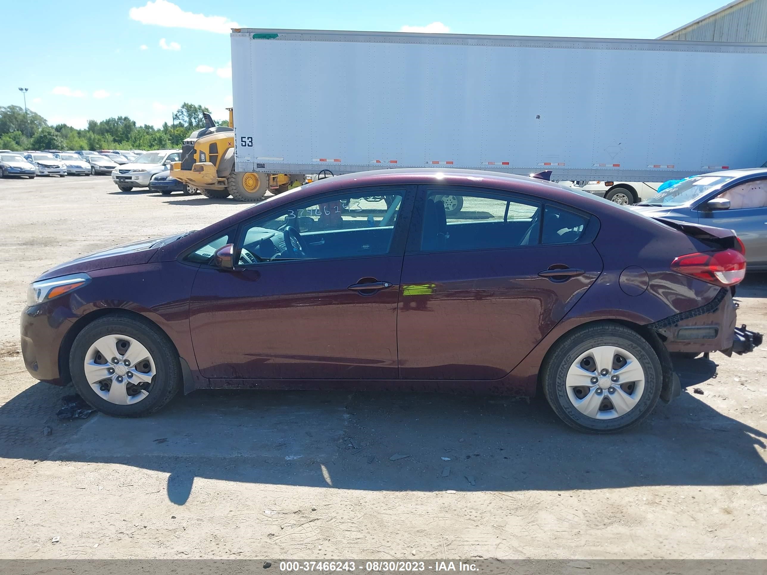 Photo 13 VIN: 3KPFL4A78HE147710 - KIA FORTE 