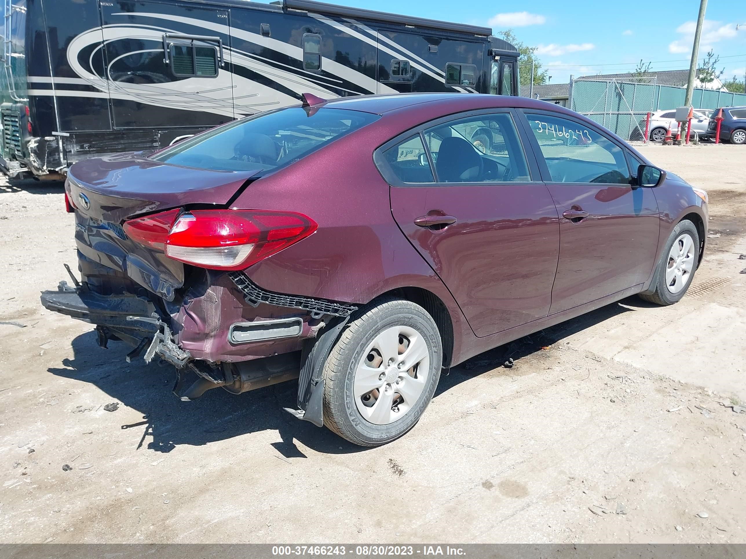 Photo 3 VIN: 3KPFL4A78HE147710 - KIA FORTE 